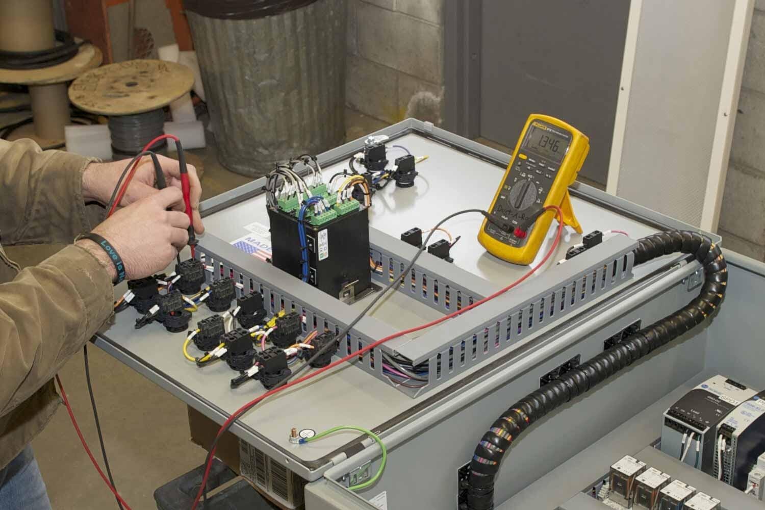 Fluke 87V Industrial Multimeter